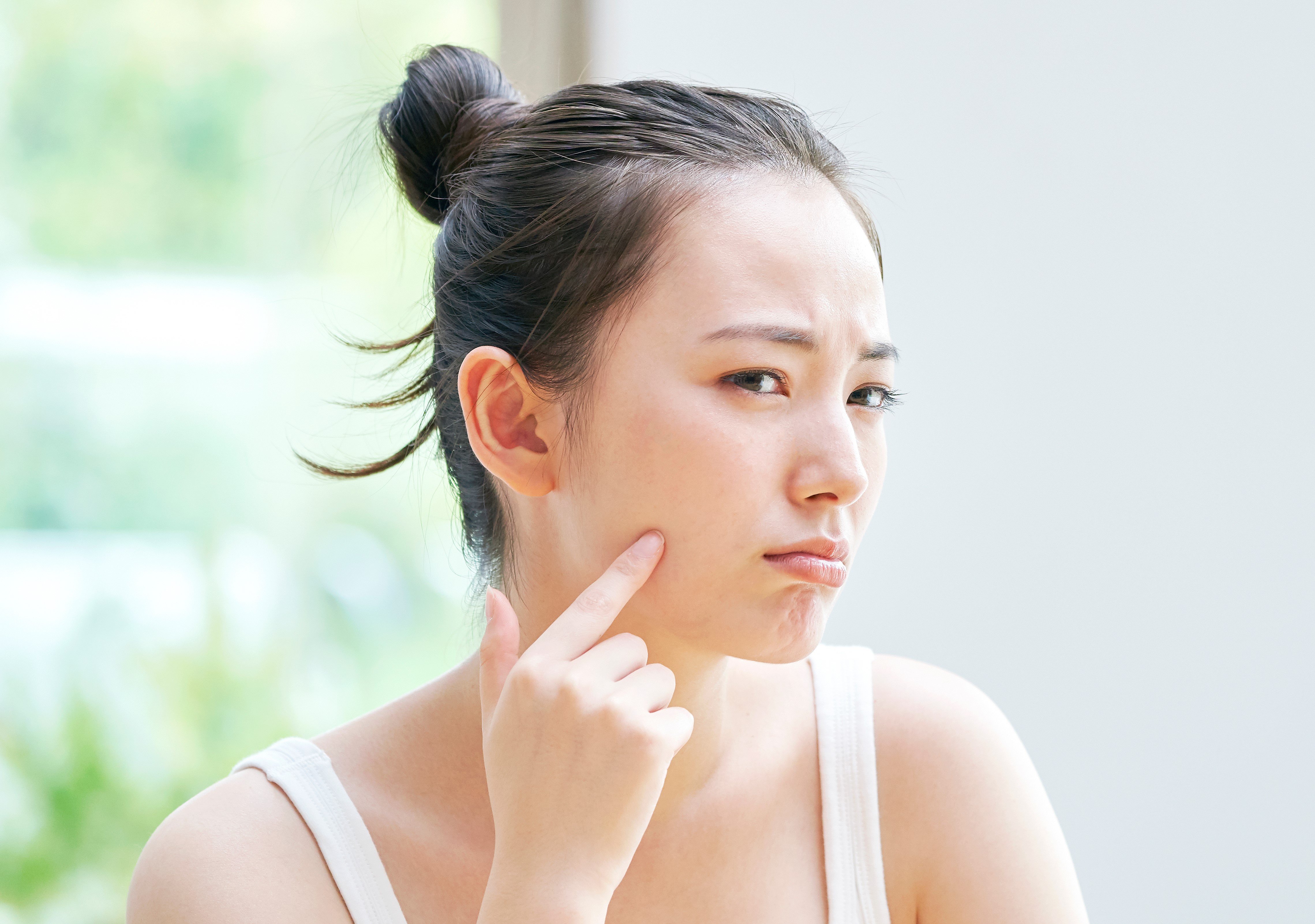 【夏枯れ肌】夏の肌ダメージの放置が老化を加速！デイリーケアとクリニックの集中ケアで肌をリセット